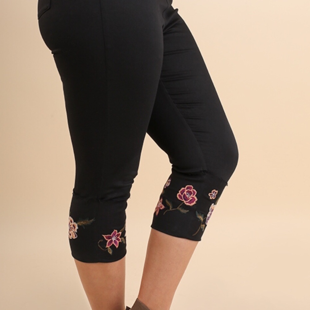 Floral Embroidered Hem Jeggings XL - Picture 4 of 7